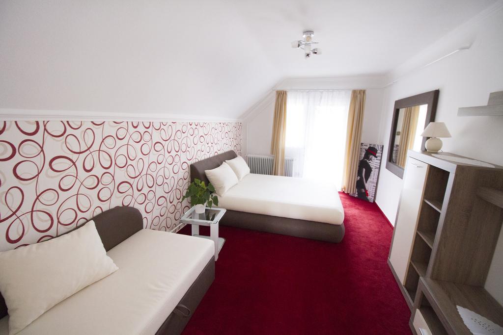 Margo Apartman Fonyód Zimmer foto